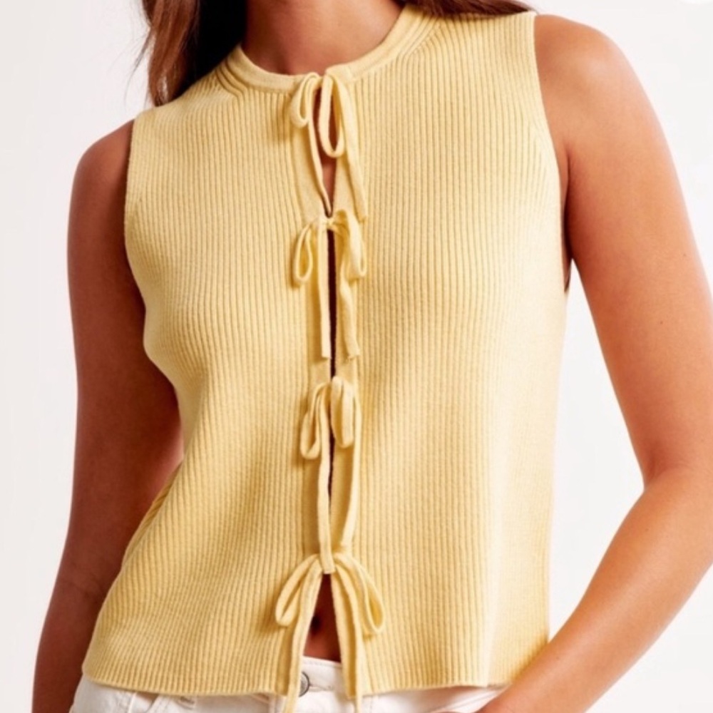 Abercrombie & Fitch Tie-Front Sweater Vest Yellow Size M